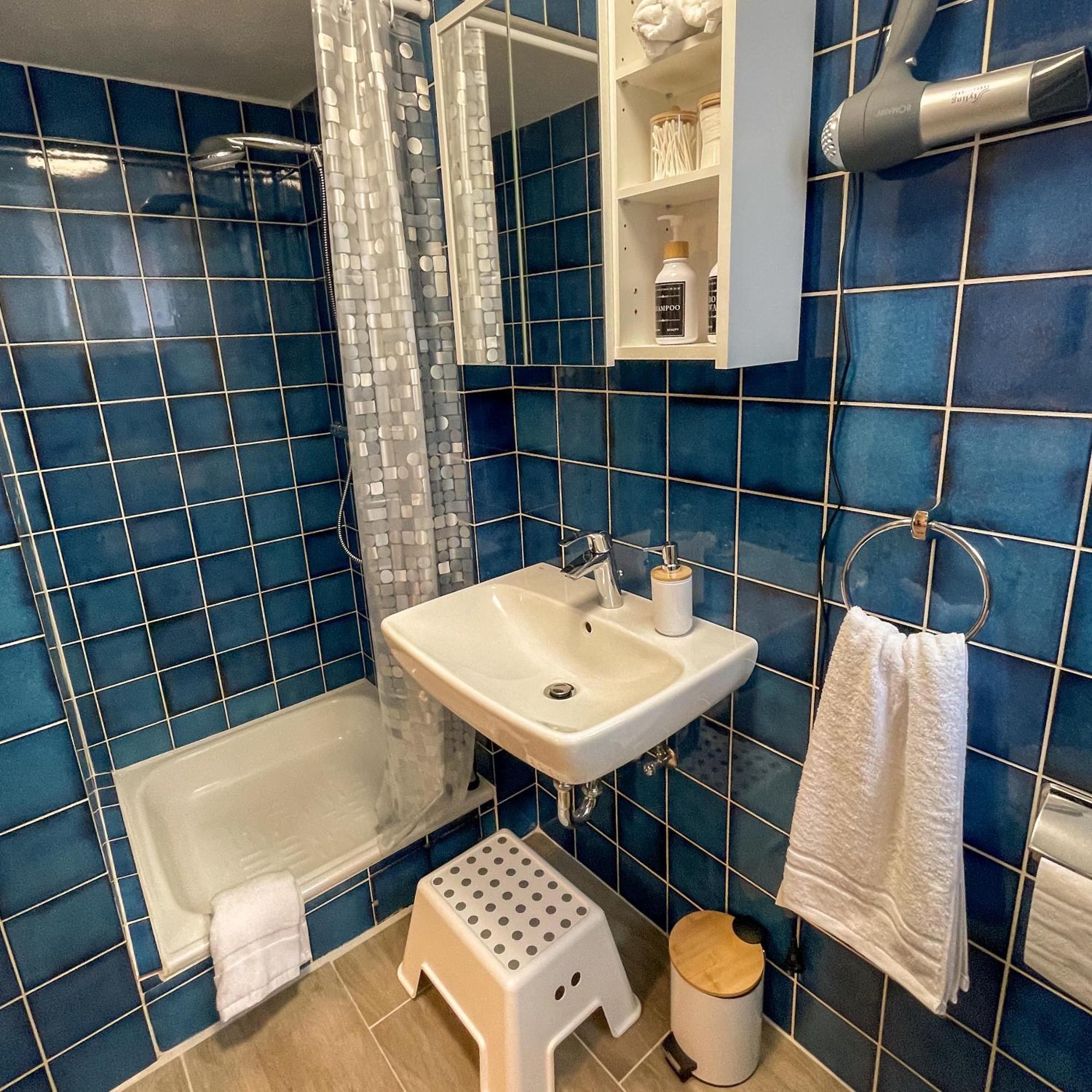Apartment Lalelou Braunlage, Perfekt Fuer Familien, Zentral Mit Garten 120qm, Inkl Waeschepaket Und Wlan, Boxspringbett, 6 Personen Braunlage