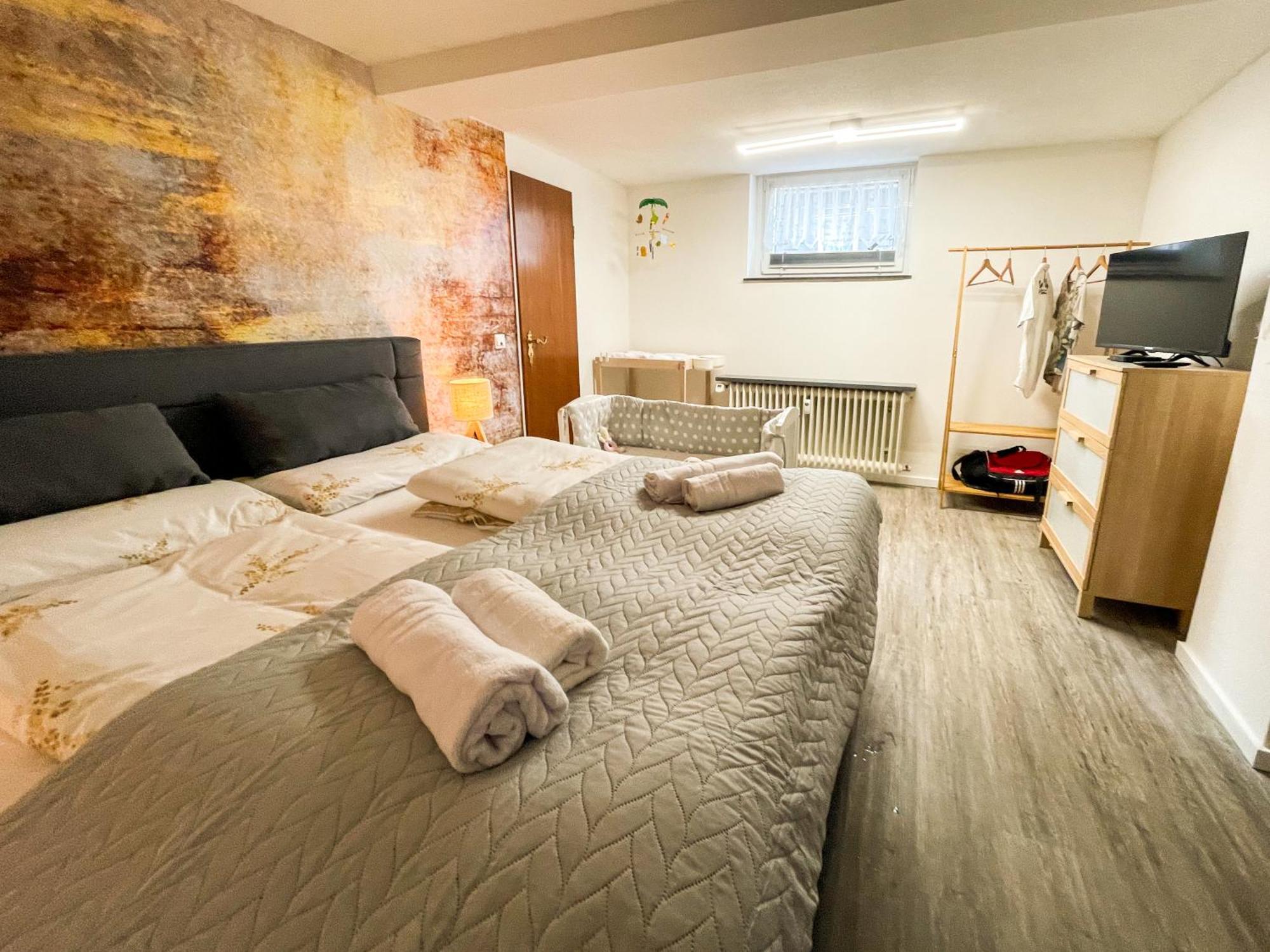 Apartment Lalelou Braunlage, Perfekt Fuer Familien, Zentral Mit Garten 120qm, Inkl Waeschepaket Und Wlan, Boxspringbett, 6 Personen Braunlage